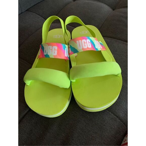 UGG Unisex-Child Zuma Sling Sandal size 4 bight green - Picture 2 of 5